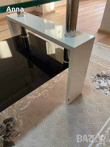 Стъклена маса, снимка 4 - Маси - 50765545