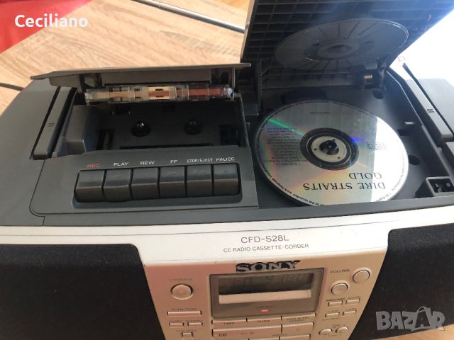 Sony CFD-S28 CD/Radio/Cassette Boombox-Работещ перфектно на всичко! Видео в обявата., снимка 3 - Радиокасетофони, транзистори - 46458847