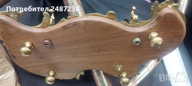 Бронзова мастилница с жена държаща тръба