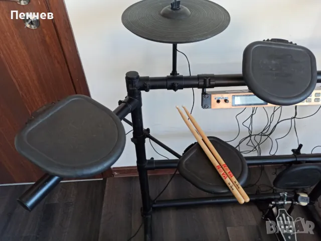 Ел. барабани Alesis DM5 + подарък, снимка 4 - Ударни инструменти - 48087822