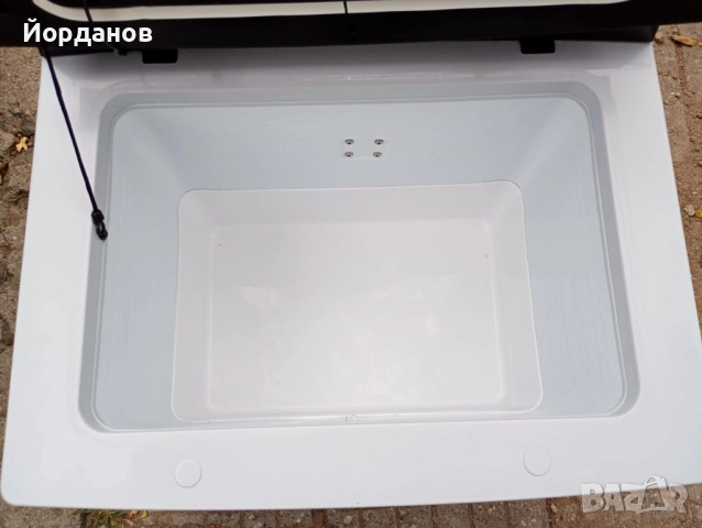 Къмпинг хладилник-фризер Dometic 12/220 волта, снимка 6 - Хладилни чанти - 51915968