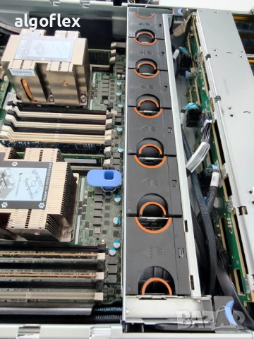 Сървър Lenovo ThinkSystem SR650 12LFF 2*Xeon Gold 6230 64GB 930-16i, снимка 11 - Работни компютри - 54122274