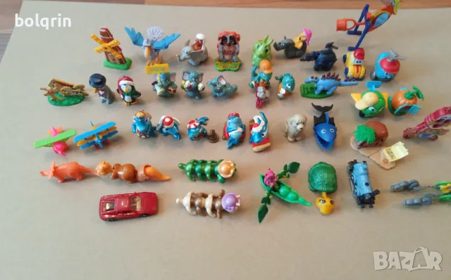 Стари играчки от шоколадови яйца Киндер Kinder Surprise делфини пингвини динозаври 