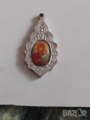 Медальон висулка Богородица с Младенеца