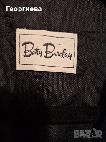 Продавам черно дамско сако, снимка 2 - Сака - 52904718