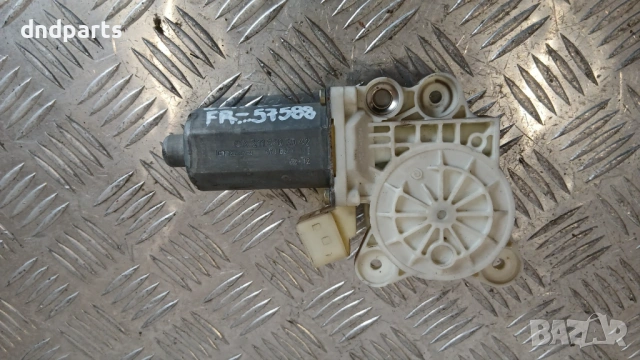 Моторче стъклоповдигач Mercedes E W211 2003г.(предна дясна) A2118203042