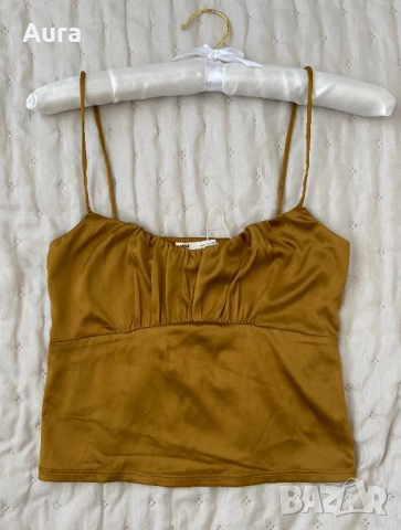 Satin crop top pull & bear , снимка 2 - Корсети, бюстиета, топове - 51815131