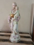 Порцеланова статуетка-религиозен мотив, снимка 1