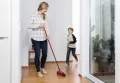 Vileda Superfeger Classic Broom with Telescopic Handle and Microfibre Sweeper, Suitable for Allergy , снимка 1