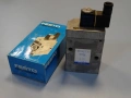 ел. магнитен вентил Festo MFH-3-1/2 typ9857 Pneumatic Solenoid Valve 2-8Bar 220V/24VDC, снимка 1