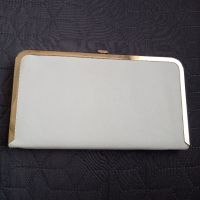 Нова официална чантичка в бяло и златен обков , снимка 2 - Чанти - 45494215
