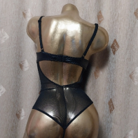 S Черно боди от еластичен прозрачен тюл и кожа с отворен бюст , снимка 3 - Бельо - 45046161