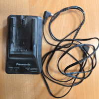 Panasonic AC ADAPTOR VSK0581, снимка 2 - Батерии, зарядни - 44951081