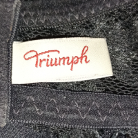Triumph 95 D-Черен сутиен с меки чашки с банел , снимка 6 - Бельо - 44966533