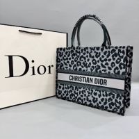 Дамска чанта Christian Dior, снимка 9 - Чанти - 45248528