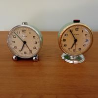 Два ретро будилника от СССР, снимка 1 - Колекции - 45395209