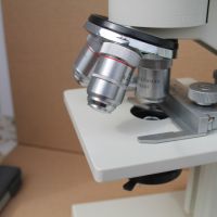 Немски микроскоп ''Hertell & Reuss'', снимка 8 - Антикварни и старинни предмети - 45783036