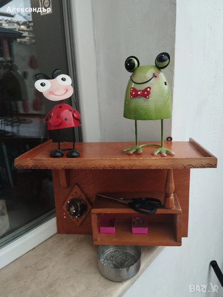 Етажерка- иглинарник, снимка 1