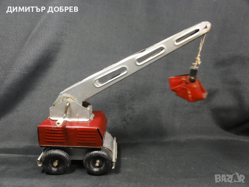 СТАРА РЕТРО СОЦ НРБ МЕТАЛНА ИГРАЧКА МИР РАЗГРАД, снимка 1