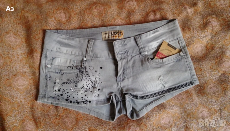 Продавам къс панталон за момиче 15-16 г., снимка 1