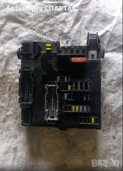 Бушонно табло за Volvo V70 Fuse box 30728512 28017881

, снимка 1