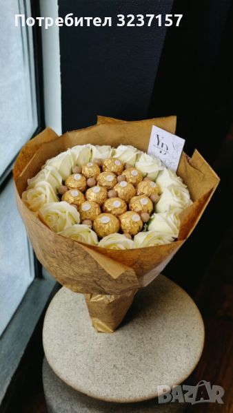 Букет от сапунени цветя и бонбони Фереро Роше , снимка 1