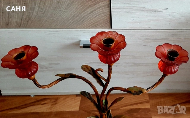 Красив троен свещник от ковано желязо ,от 80те годиниЛек коментар, снимка 3 - Антикварни и старинни предмети - 53571218