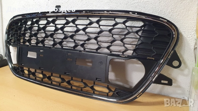 Оригинална радиаторна решетка (маска) за Citroën C3 II / Ситроен Ц3 (2010-2013), снимка 4 - Части - 52468692
