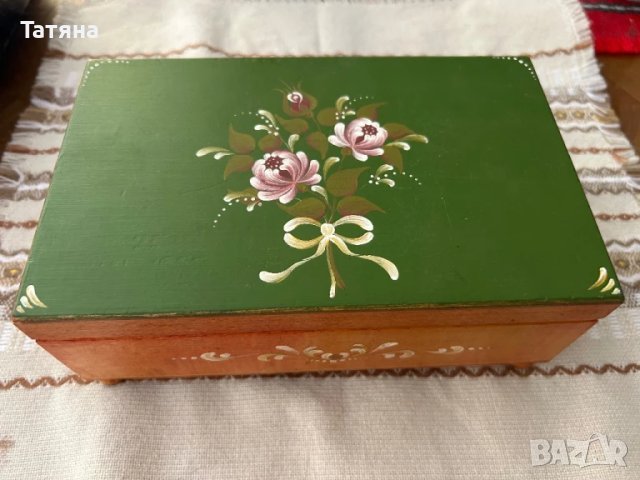 Кутия за бижута, ретро, ръчно рисувана , с музика