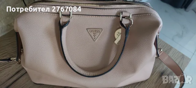 Дамска чанта в нежно розово GUESS, снимка 2 - Чанти - 48136092