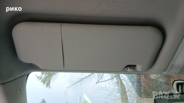 Ляв сенник Тойота Аурис 