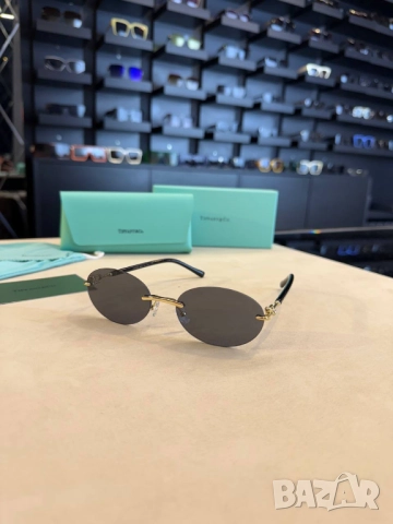 очила с черен обикновен калъф и ув защита, снимка 9 - Слънчеви и диоптрични очила - 52137945