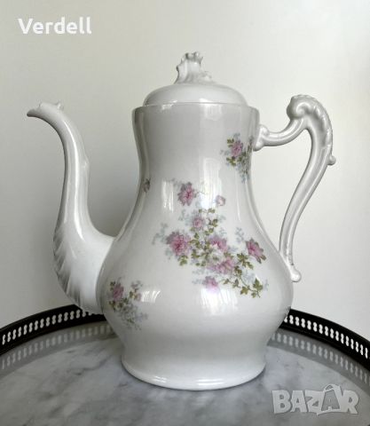 Страхотен порцеланов чайник, Baudour Fuisseaux произведен преди 1918 година. 