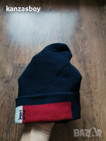 tommy hilfiger lewis hamilton winter hat - страхотна мъжка шапка КАТО НОВА, снимка 7 - Шапки - 53505650