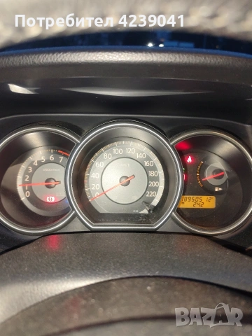 Нисан Тиида ц 11, снимка 10 - Автомобили и джипове - 54195461