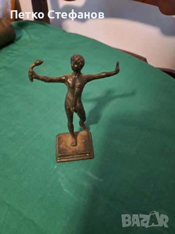 Бронзова статуетка,