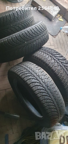 Зимни гуми 185/60/15, снимка 3 - Гуми и джанти - 52087536