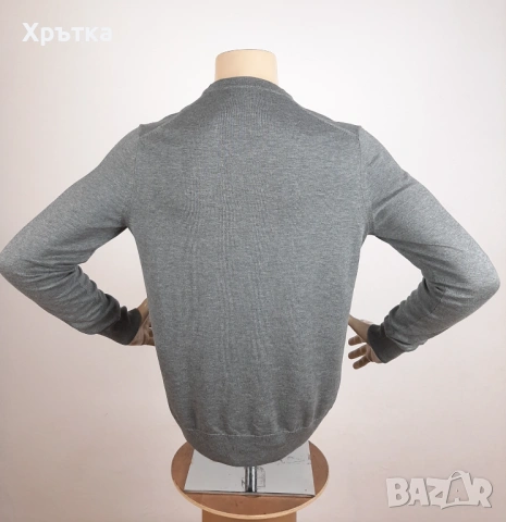 Fred Perry V-Neck - Оригинален мъжки пуловер размер M, снимка 4 - Пуловери - 53463880