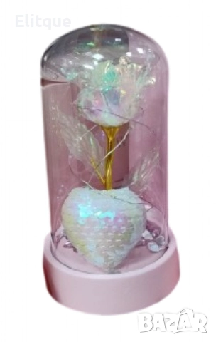 Вълшебна роза под стъклен купол с пайетено сърце и LED светлини, снимка 6 - Подаръци за жени - 52744142