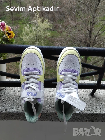 Оргинални дамски маратонки Fila 