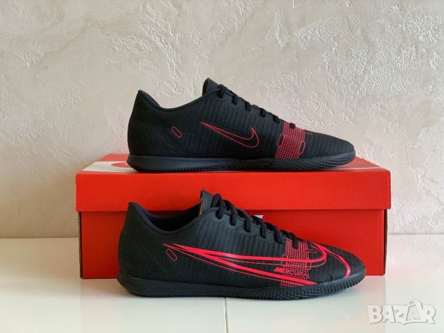 Футболни обувки за футзал Nike Mercurial Vapor 14 Club | 41 номер, снимка 2 - Спортни обувки - 45694588