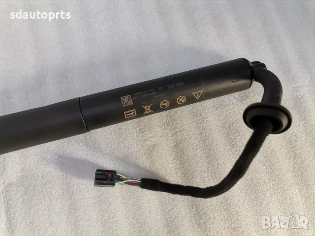 3J0827851A Нов Електрически Амортисьoр Багажник VW Passat B9 Skoda SuperB IV, снимка 2 - Части - 50308242