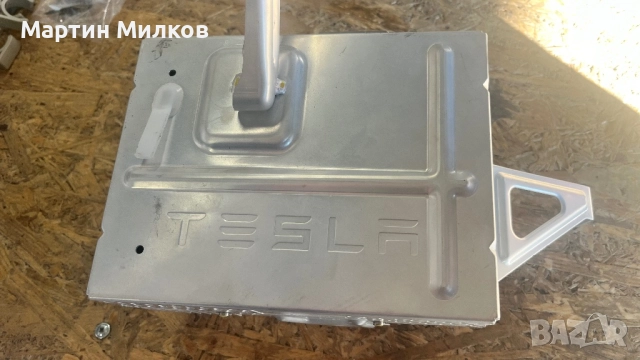 Усилвател за тесла модел 3