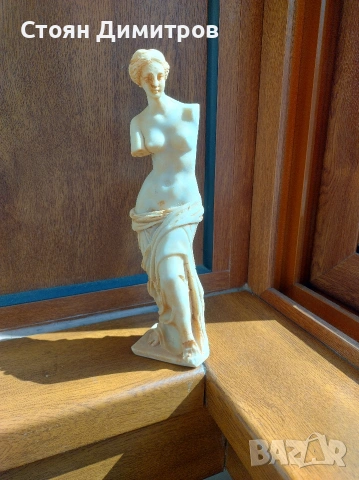 Страхотна изработка на Венера Милотска от Тунис 25см височина, тегло 540гр,камък