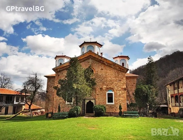 Пеещият Часовник в Етрополе и Къща-музей Тодор Живков