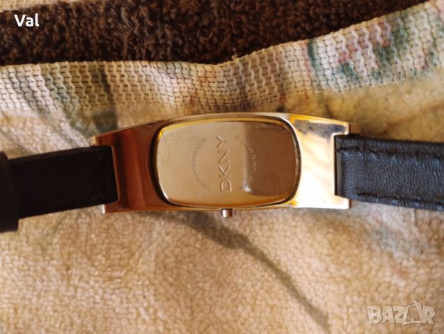 Дамски часовник DKNY, снимка 2 - Дамски - 46360511