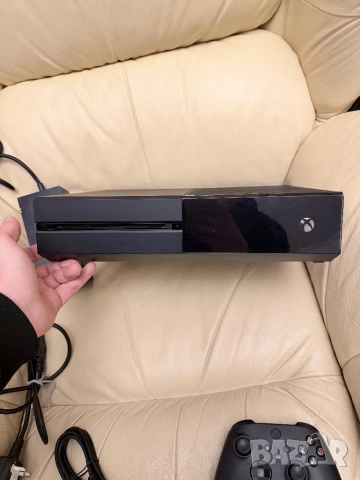 Xbox One черен + контролер, снимка 4 - Xbox конзоли - 52856385