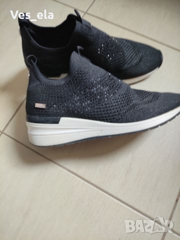 дамски черни спортни обувки с камъчета марка Lastrada, снимка 1 - Маратонки - 45791200