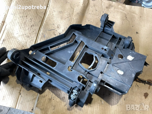 Основа Държач Фар Лява Страна 95563104102 Porsche Cayenne S 4.5 2005г 9PA, снимка 3 - Части - 51995941