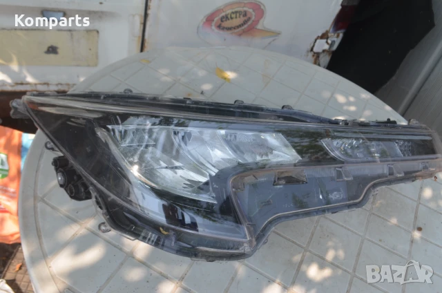 ОРИГИНАЛЕН ДЕСЕН ФАР НА ТОЙОТА КОРОЛА Е2021, TOYOTA COROLLA FASTBACK E21, снимка 2 - Части - 50645910